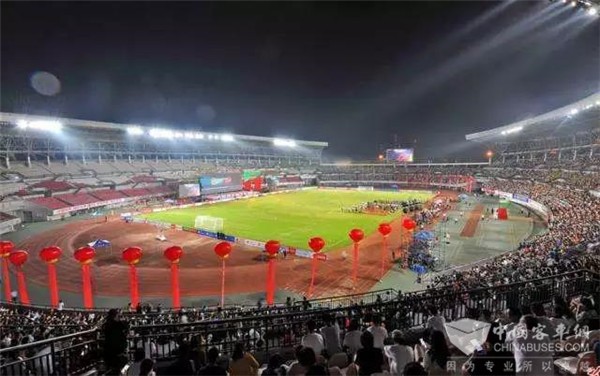 中车电动“新巴哥”圆满护航中非少年足球赛