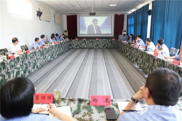 山东：日照公交能源集团召开党委理论中心组读书会暨半年经营分析会