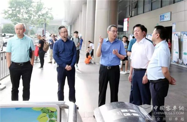 北京：公交集团领导莅临陆家嘴公交枢纽站交流考察