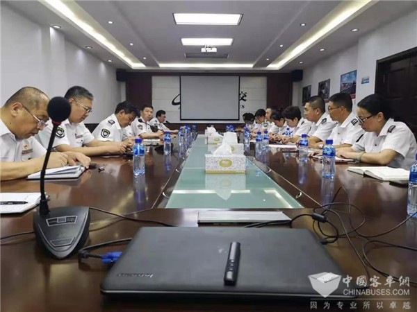 山东：严密防范！烟台公交全力应对台风“利奇马”