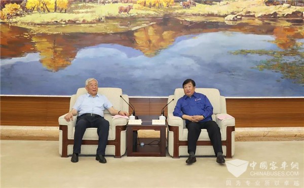 谭旭光会见内燃机可靠性国家重点实验室学术委员会专家一行