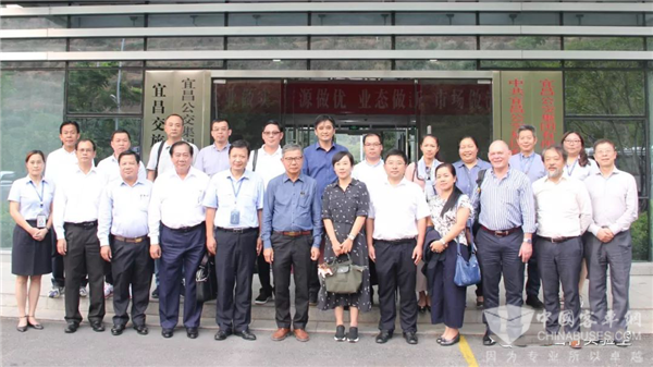  一场城市公交的跨国交流 老挝代表团参观考察宜昌巴士快速交通系统