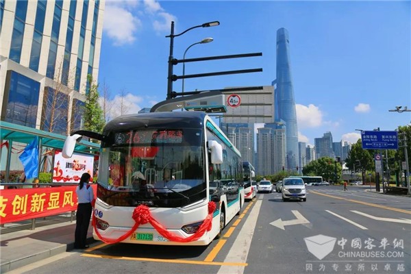 绿色交通新成果！上海公交首批10辆新型智能超级电容公交车投运