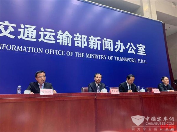 交通运输部：年底前具备全面取消全国高速公路省界收费站条件