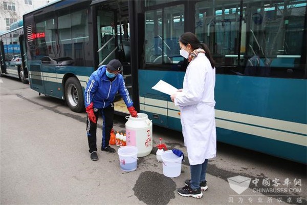 全面消毒正常运行！济南公交加强疫情防控营造放心出行环境