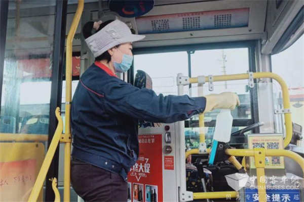 青岛公交集团：圈圈通风、天天消毒 全力以赴做好疫情防控工作