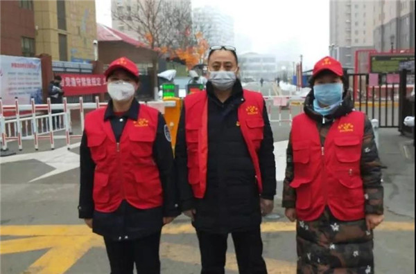 呼和浩特公交：发挥党员先锋模范作用 助力社区疫情防控工作