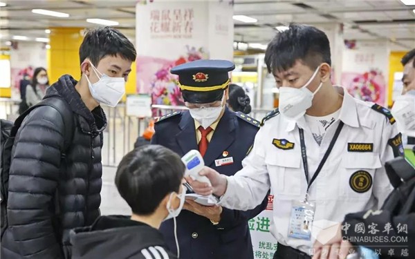 交通部：公路客座率控制在50% 农民工包车可免费走高速