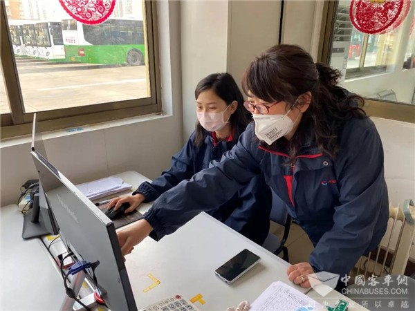 为应对复工高峰客流 青岛公交调度提前做好准备