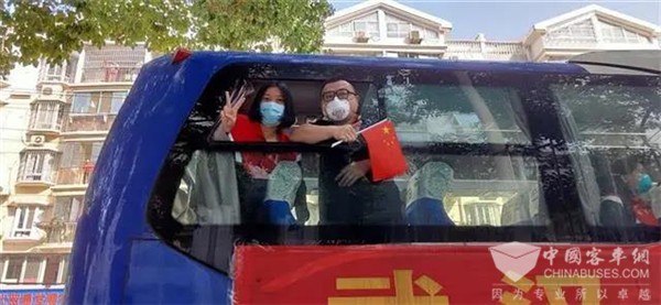深情拥抱、挥泪告别，武汉公交司机送援鄂医疗队返程