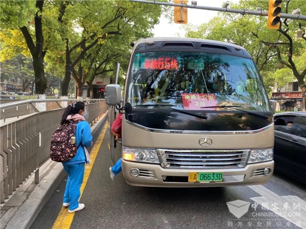 南昌公交集团63条家校专线为复学保驾护航！