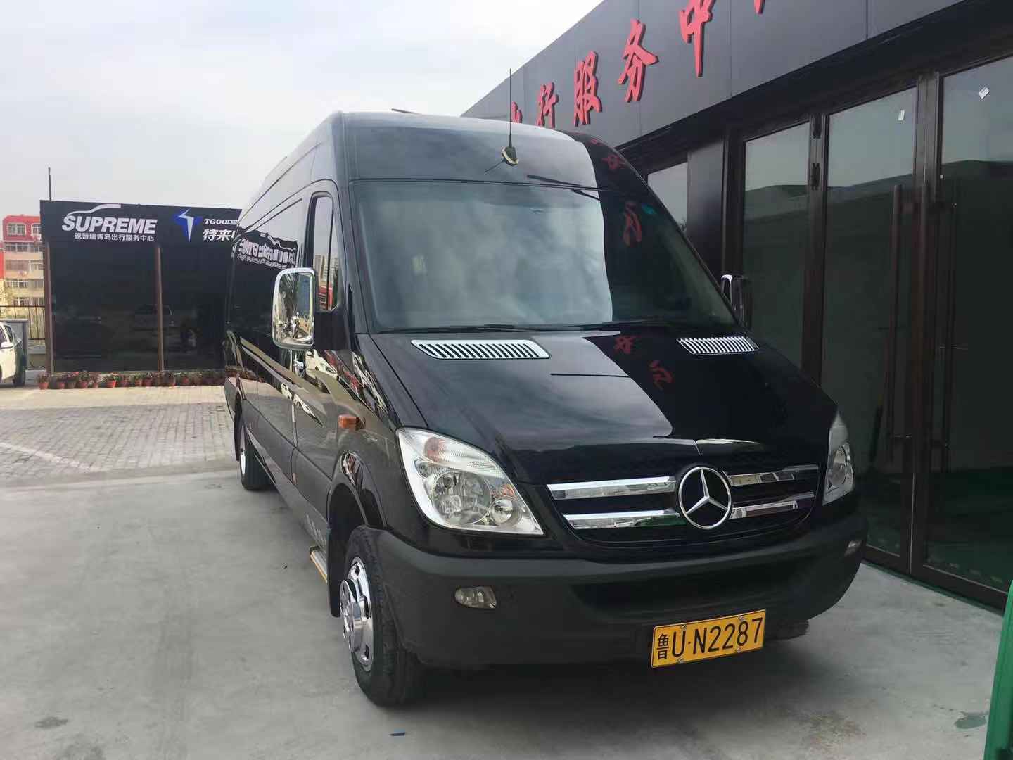 奔驰凌特商务，17年4月上牌，实表5万公里，加长轴距版