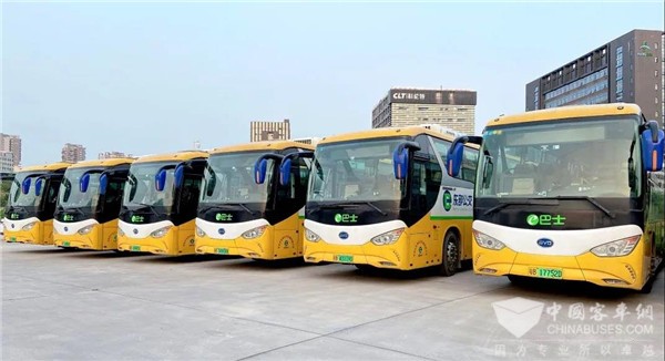 公交“美容”，扮靓城市流动的风景线