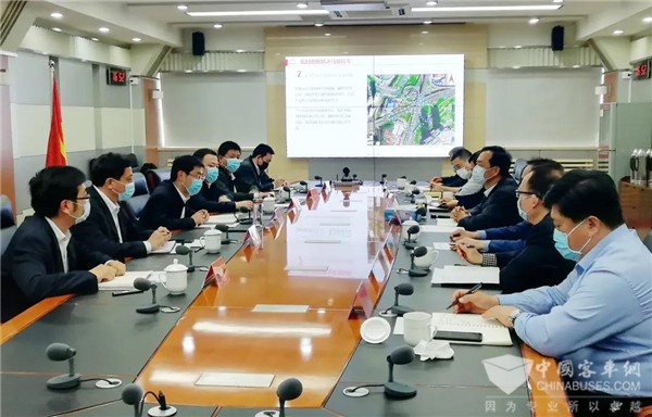 加强合作，共谋发展，济南公交到市中区开展座谈交流