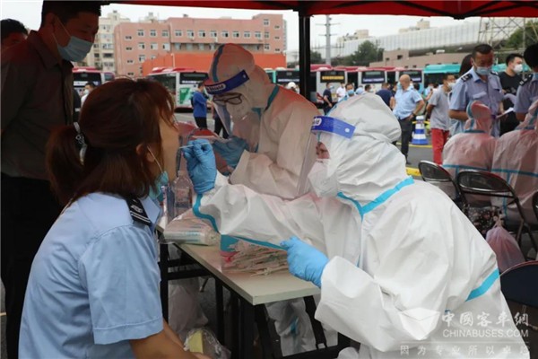 大连公交集团完成3171名职工核酸检测工作