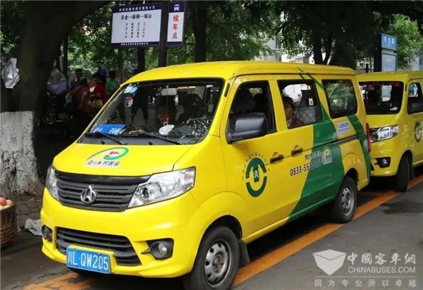 四川 | 没想到后山的小路也能铺上水泥，太巴适了