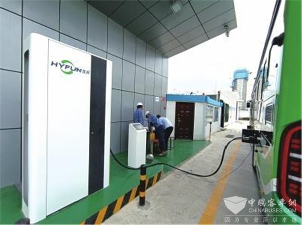 零排放、无污染 郑州223辆公交车用上氢能源