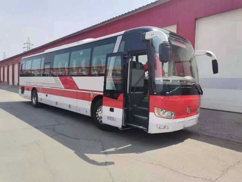 金旅6122，17年12月，54座，非营运，国五，中门