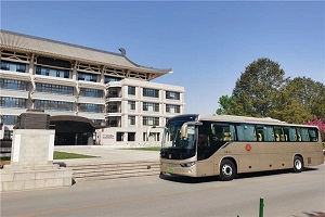 染绿燕园 北大第一批新能源通勤车花落吉利远程客车