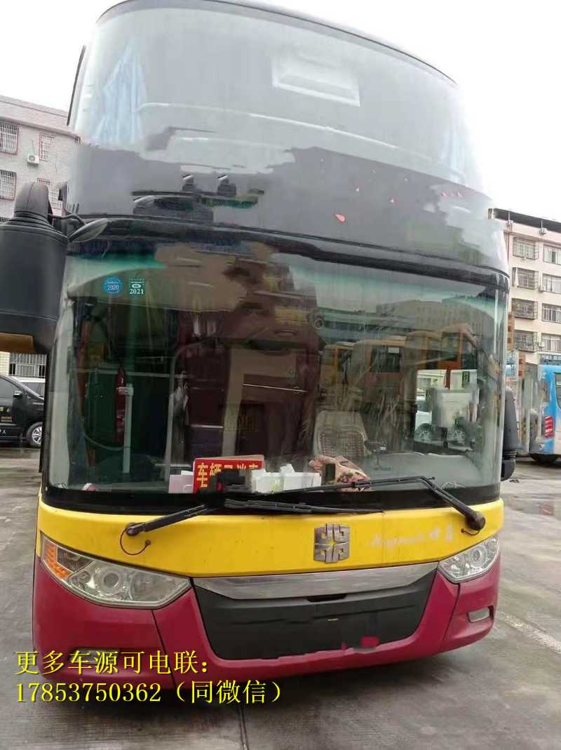 中通6129型2017年一层半53座，双门气囊。状况好