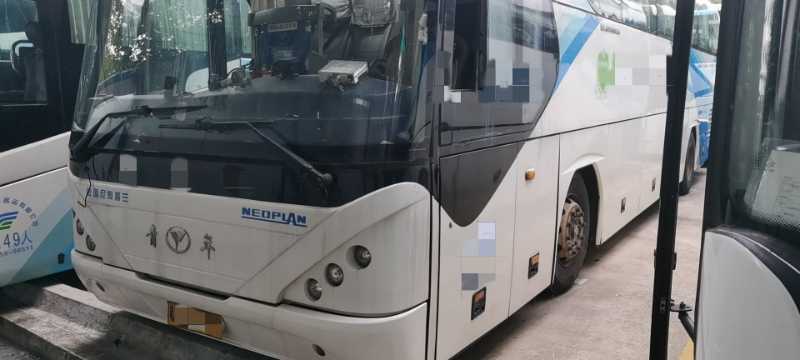 2013年12月 47座有中门气囊青年客车