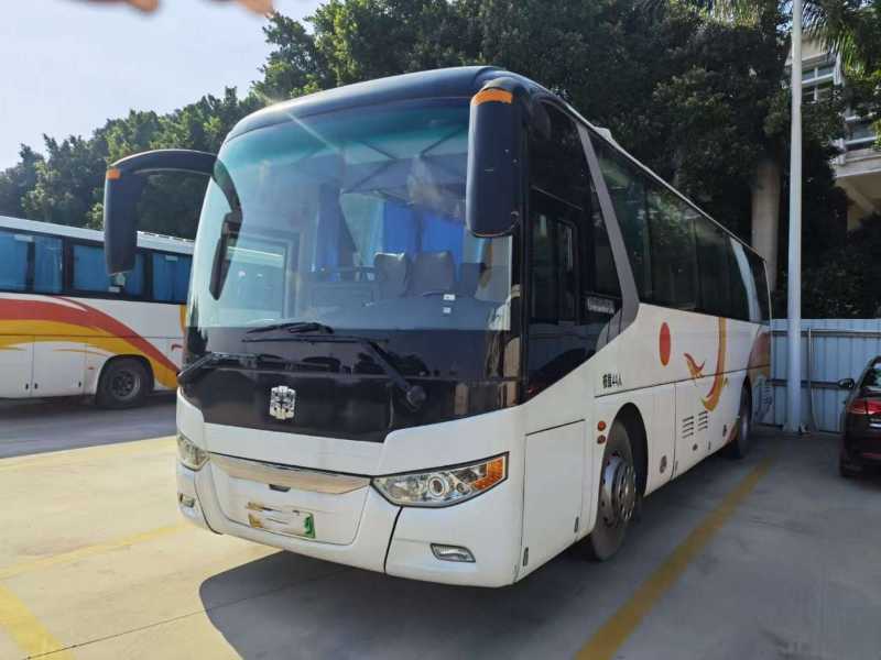 2017年11月 44座非营运新能源纯电动气囊中门中通客车