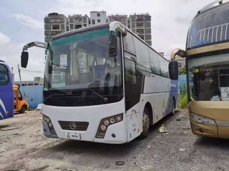 2012年4月 47座非营运性价比超高金旅6103型客车