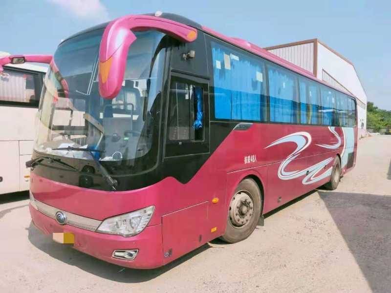 2016年9月 出两台48座气囊中门宇通6116型客车