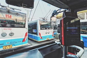 北京公交：加强开学季公交运力保障，日均加车4000余次