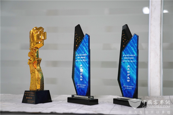践行“双碳”战略 金旅客车再斩两项大奖