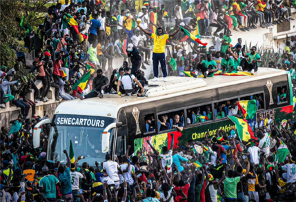 共享激情喜悦 苏州金龙荣耀护航非洲国家杯冠军球队