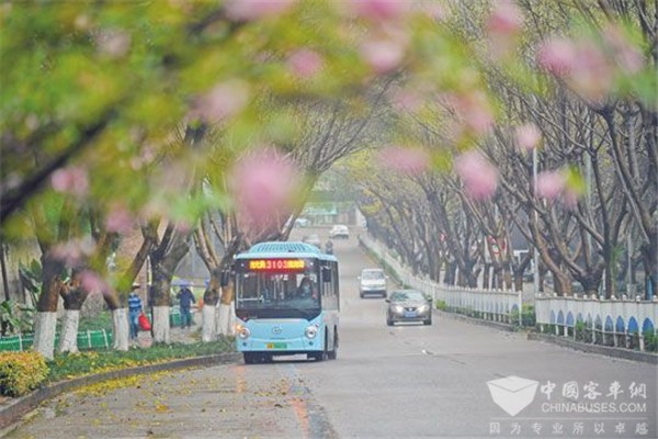 苏州金龙纯电微巴助力重庆公共出行“零距离”换乘