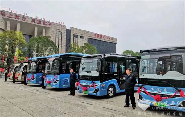 创城乡公交新局 金龙客车硕果累累