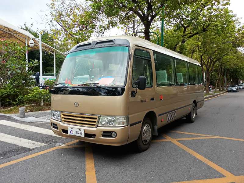 2017年深圳牌国五非营运27座江铃中巴