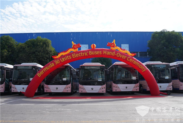 探秘! 进入百慕大的金旅新能源公交长啥样？