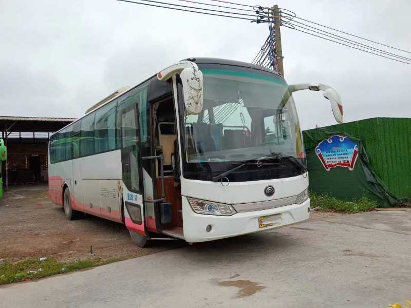 2015年5月 47座非营运有中门力神电池新能源宇通客车