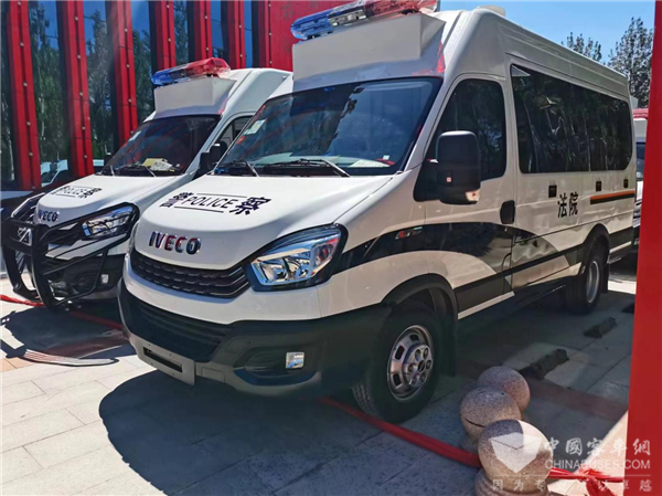 行业用车首选 依维柯巡回审判车批量交付青海省高级人民法院