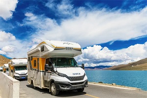 进口依维柯New Daily助力戴德房车上演旅行大片