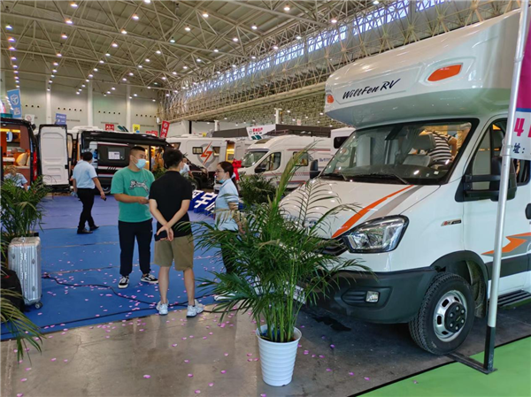 奔赴心中向往生活 武汉房车展南京依维柯热度爆棚