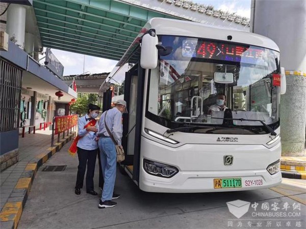 上海久事公交开展集中服务示范 涵盖15条高品质公交线路 