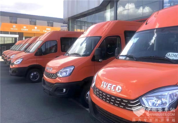 抢险一线“好拍档” 依维柯森林消防、运兵车各省批量投运