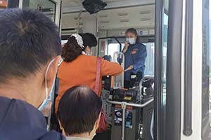 弘扬中华民族传统美德 太原公交打造爱老敬老公交线路 