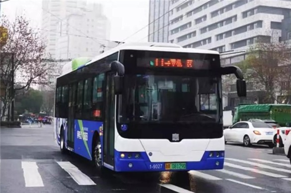 十一黄金周：杭州公交运送乘客769.96万人次 共计出车4.14万辆次