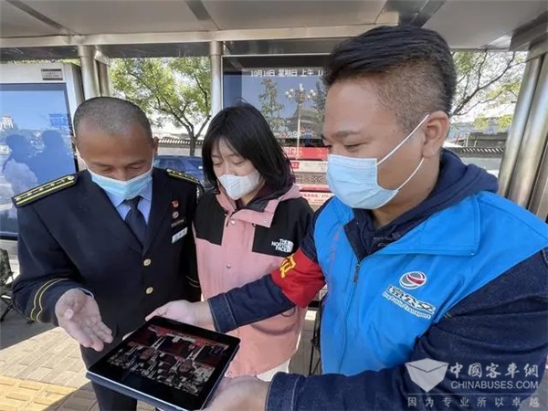 北京公交：在志愿服务一线 职工收看二十大开幕会热情高涨