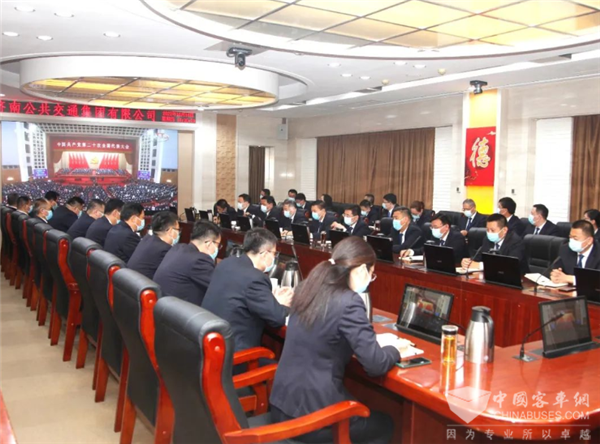 济南公交：以理想信念“100%在状态”学习二十大精神