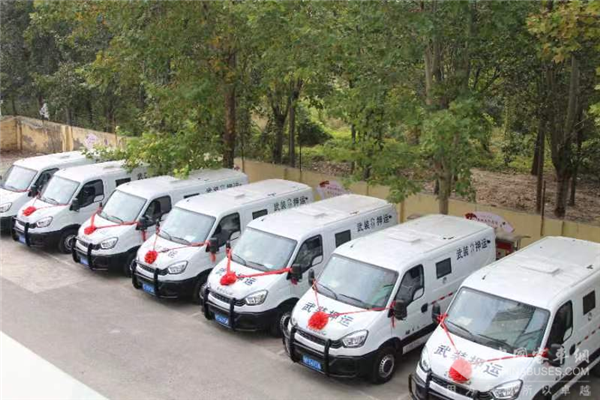 为押运安全量身定制 依维柯欧胜运钞车交付聊城、临沂等多地