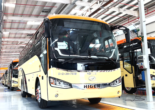 中国式现代化客车范本！苏州金龙阿曼工厂世界杯用车正式交付