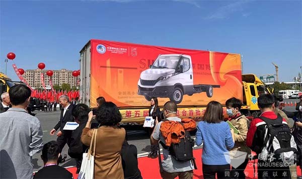 进口依维柯 第五届进博会 Daily底盘车