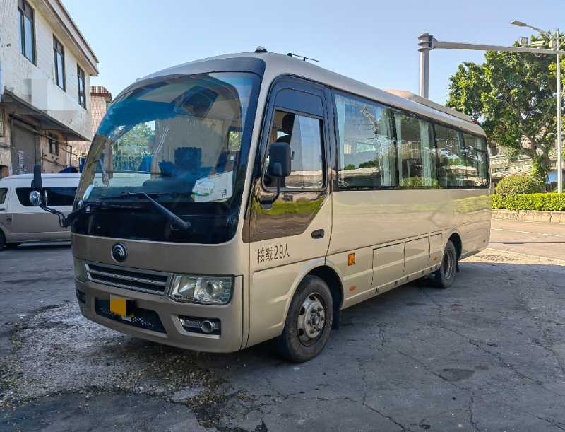 2016年6月 29座非营运封闭窗外摆门前碟后鼓宇通6729型客车