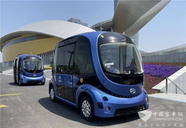 《我们这十年》之《热爱》热播!苏州金龙客车护航逐梦之旅